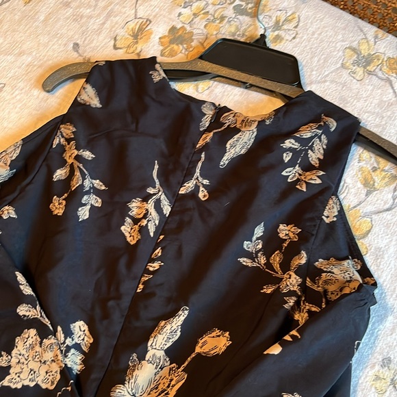 Strut & Bolt Off Shoulder Dress Missing Tag - size XS/S Petite - Picture 3 of 7